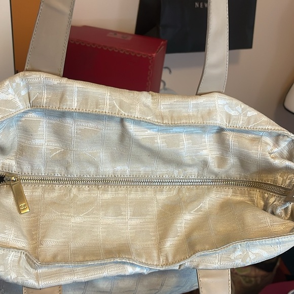 Chanel Tote - Picture 7 of 16